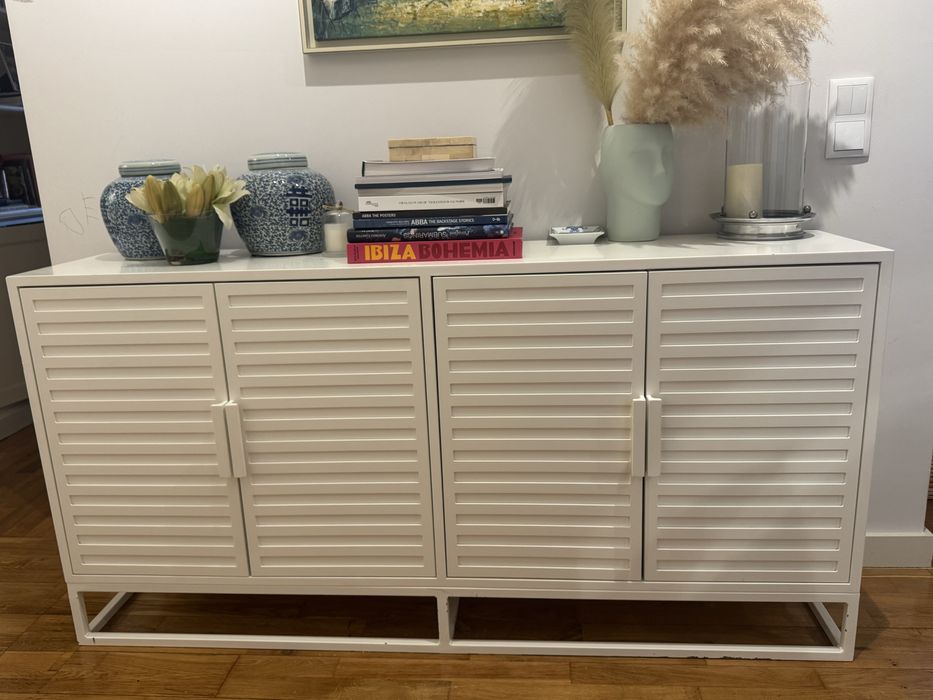 Aparador movel de arrumaçao