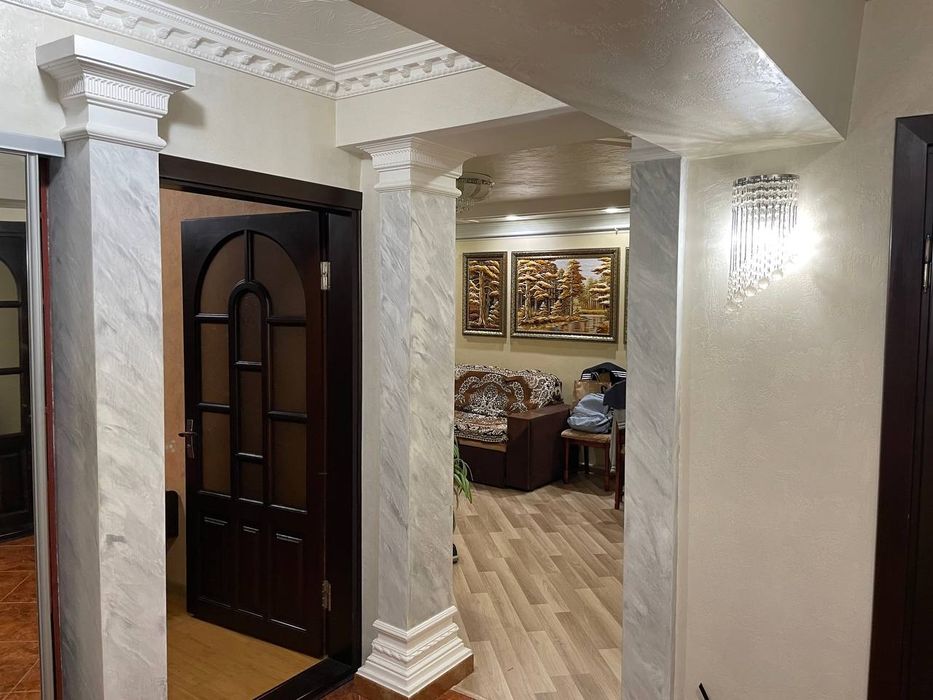 Продам 4-х кімнатну квартиру