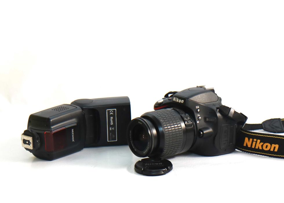 Nikon D5100 com lente Nikon 18-55mm (LER DESCRIÇÃO)