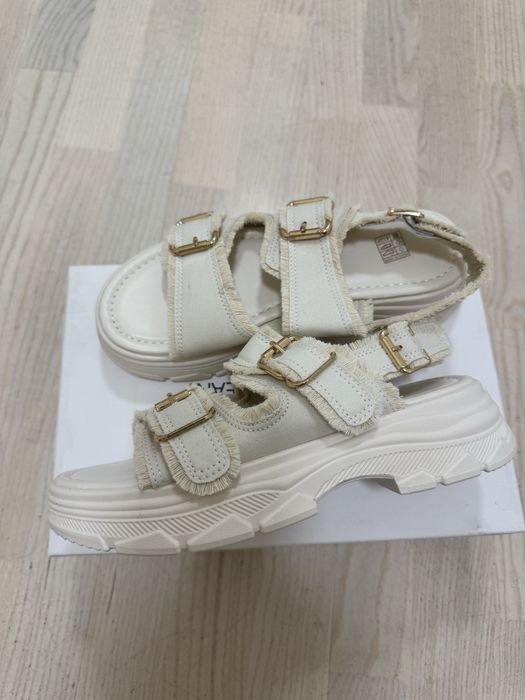Продам підліткові босоніжки в стилі Zara