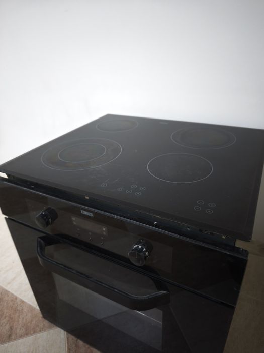 Forno e Placa eléctrica Zanussi