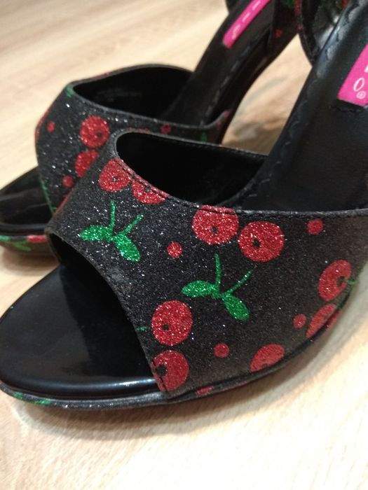 Bordello PinUp Wisienki Buty na obcasie