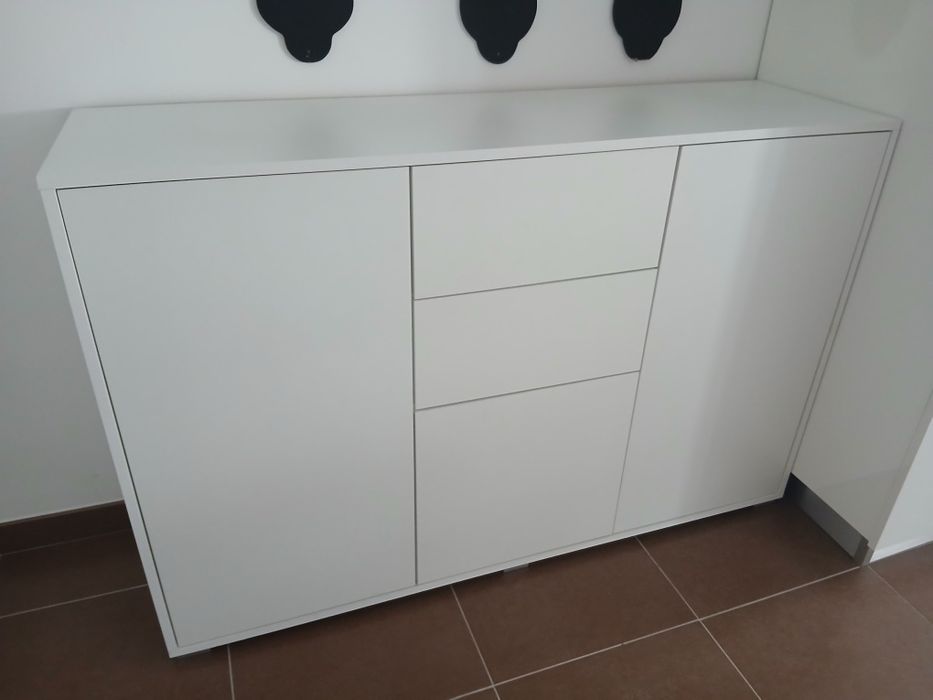 Aparador Branco gavetas e portas