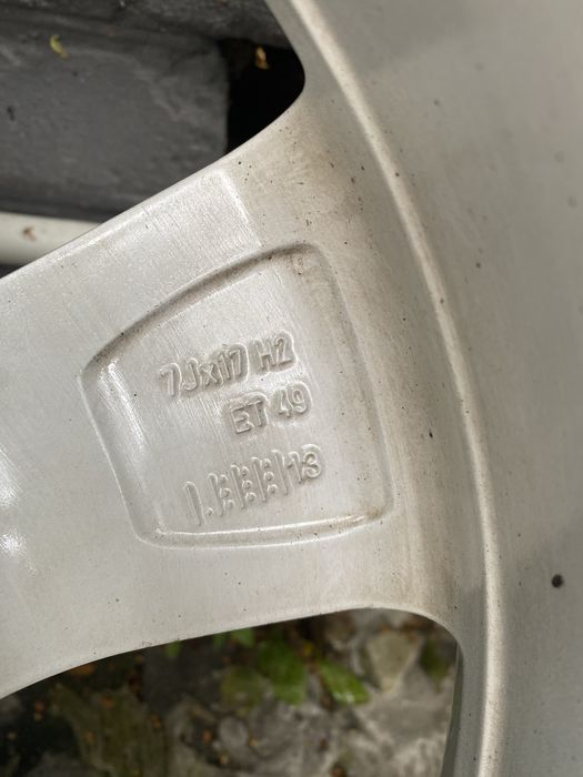 5х112 r17 Skoda Oktavia, Superb, Passat, Touran, Golf, Leon 215 50 17