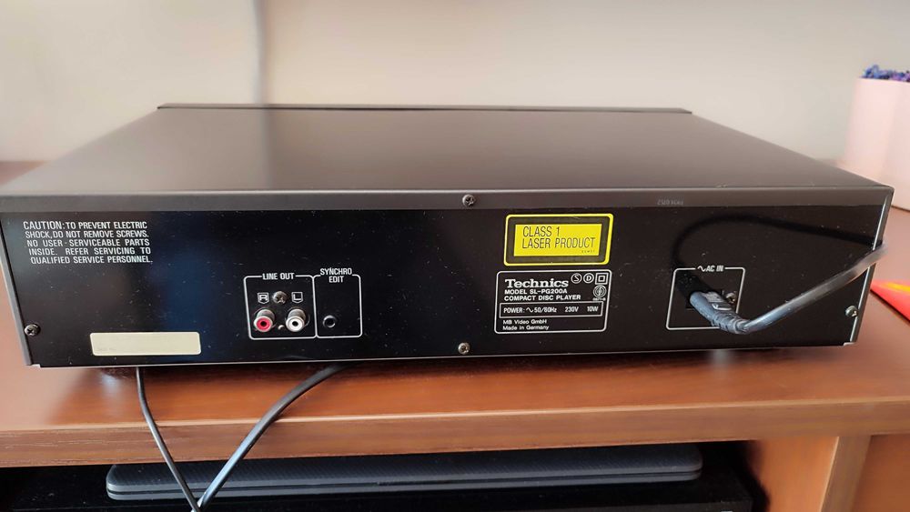 Technics CD Player SL-PG200A z pilotem w dobrym stanie