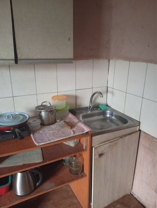 Здаю кімнату в приватному будинку.