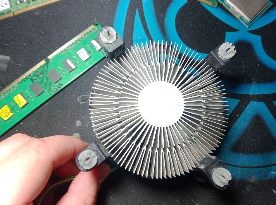 Кулер процессорный Intel базовый (BOX) 4-pin