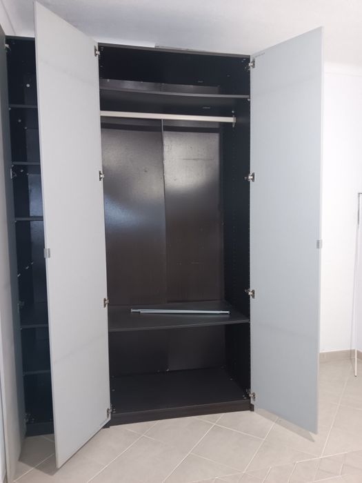 Roupeiro ikea Pax com 3 portas espelho
