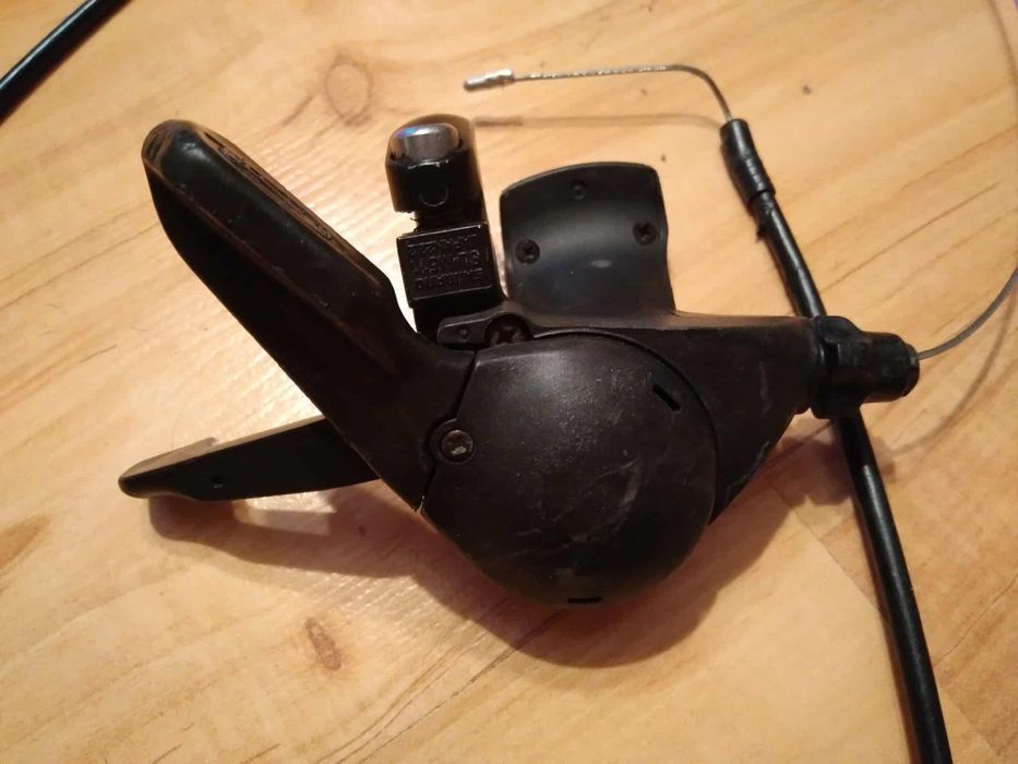 Prawa manetka Shimano Deore SL-M511.