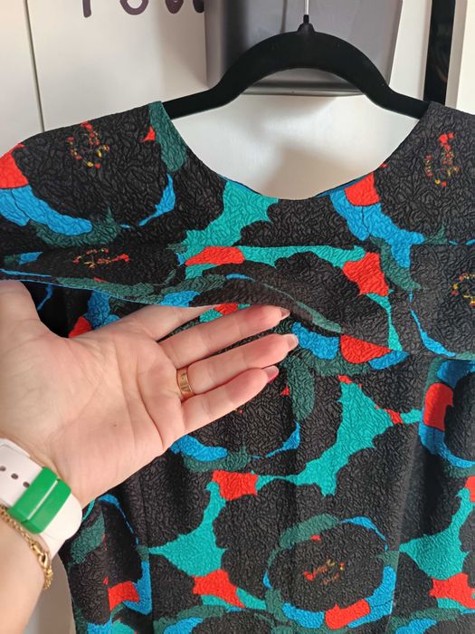 Vários vestidos para venda