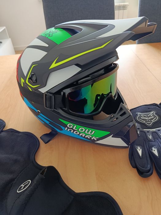Kask crosowy 55-56 rozmiar M nowy