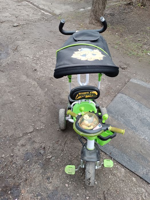 Детский трёхколёсный велосипед