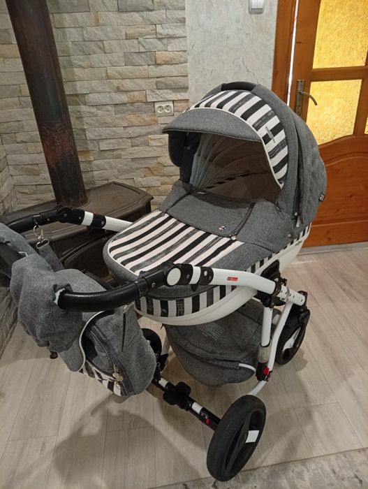 Дитяча коляска 3 в 1