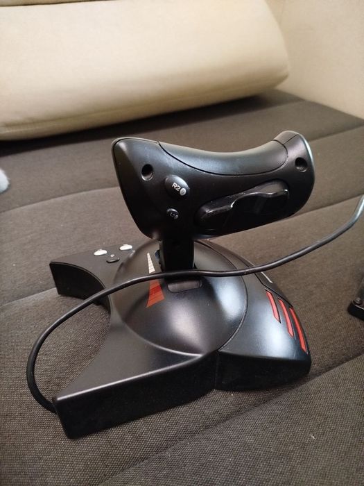 Thrustmaster T-flight Hotas X — джойстик преміум класу