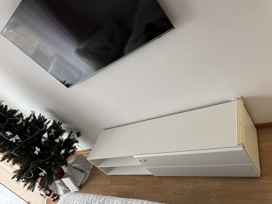 Komoda biała do salonu