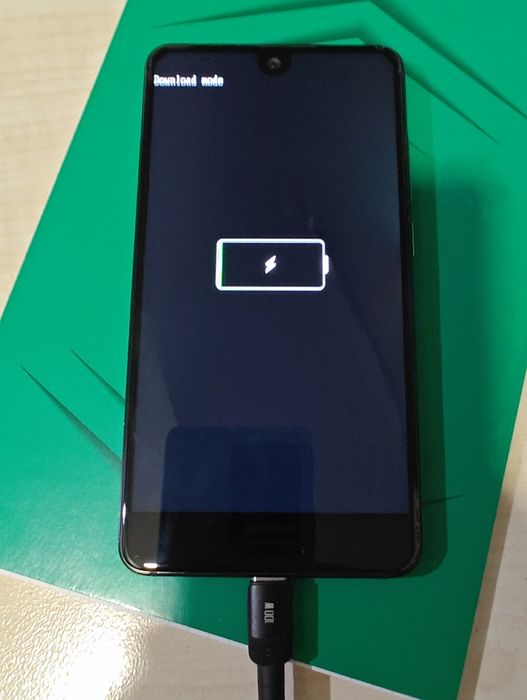 Смартфон Sharp Aquos s2  4/64  Global