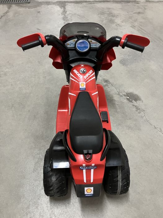 Mota a bateria para criança