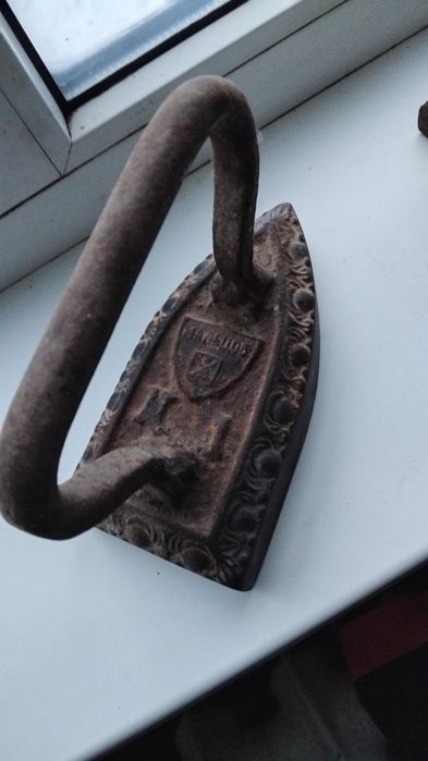 Утюг старовинний гарний робочий стан