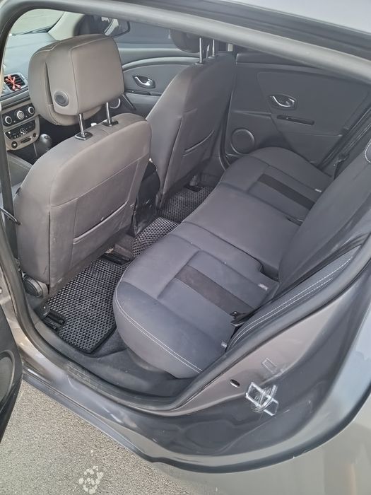 Автомобіль Рено меган