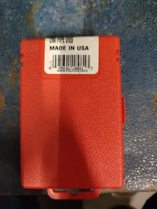 Nowe noże do maszyny gwintującej Ridgid.