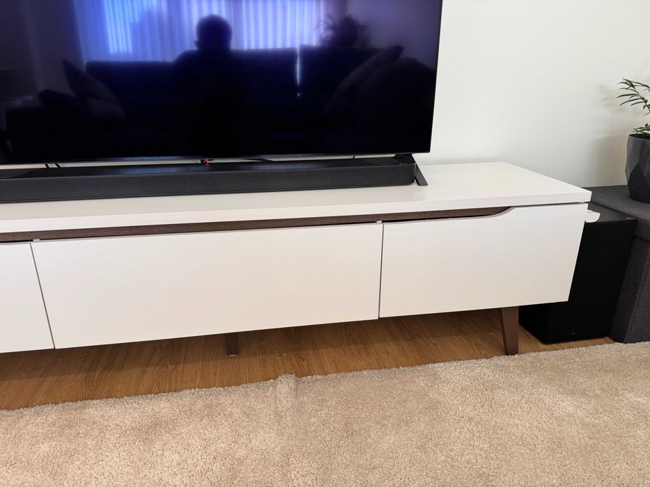 Móvel TV branco 180 cm