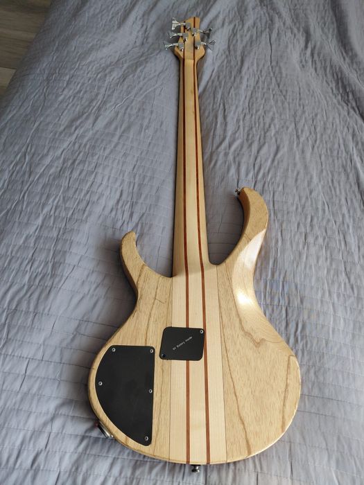 Gitara basowa Ibanez btb 675 NTF F12