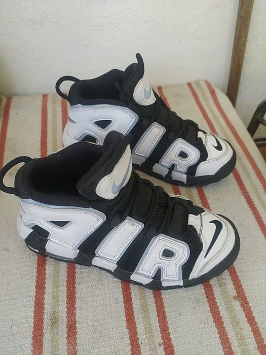 Nike UpTempo Novo