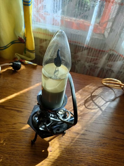 Lampka imitująca płomień, pojedyncza prl