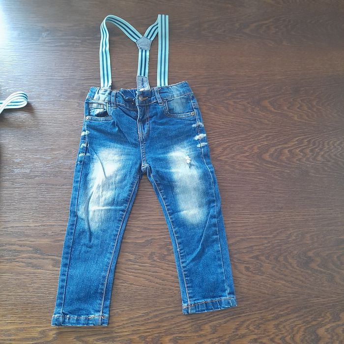 Paka/zestaw: 4 sztuki jeansów/ spodni (2 z szelkami) dla chłopca. Rozm