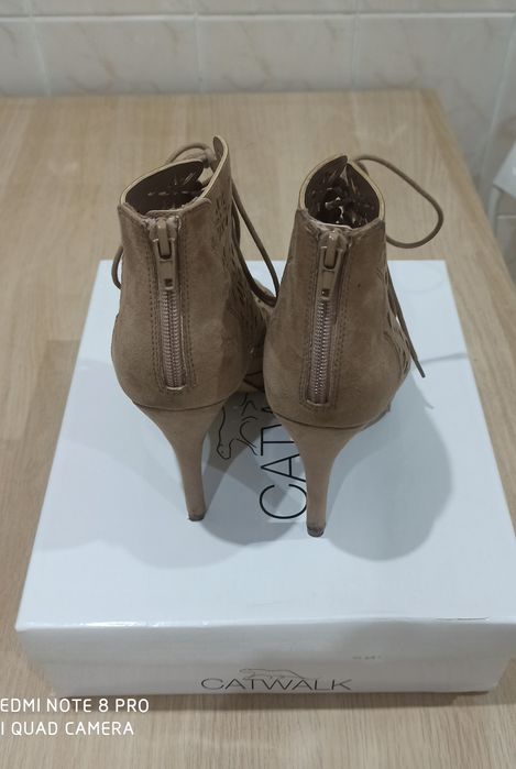 Buty na szpilce rozm. 38