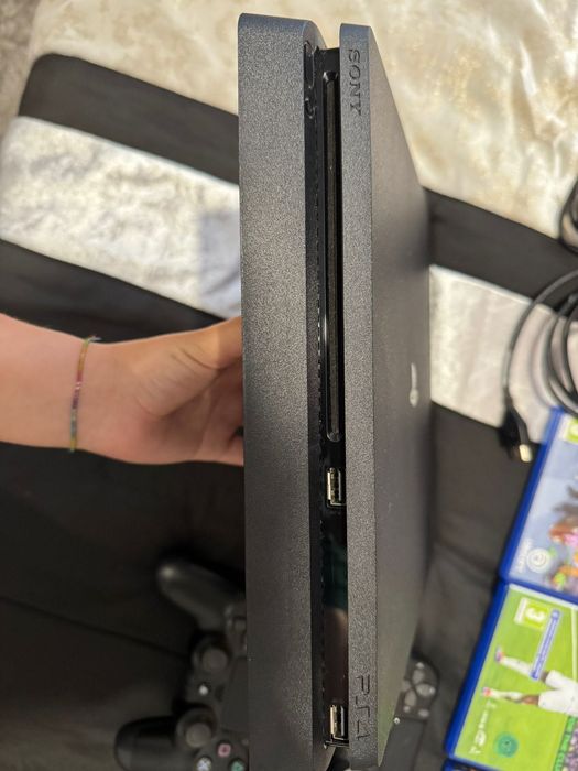 PlayStation 4 slim 500gb
