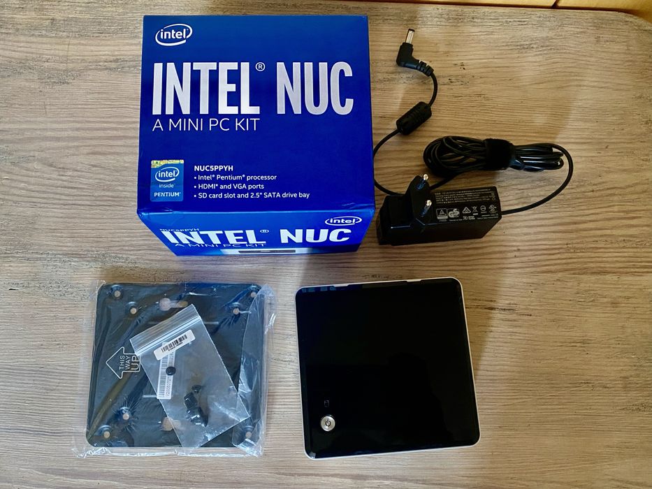 Komputer Intel® NUC Kit NUC5PPYH 8GB RAM 1TB HDD