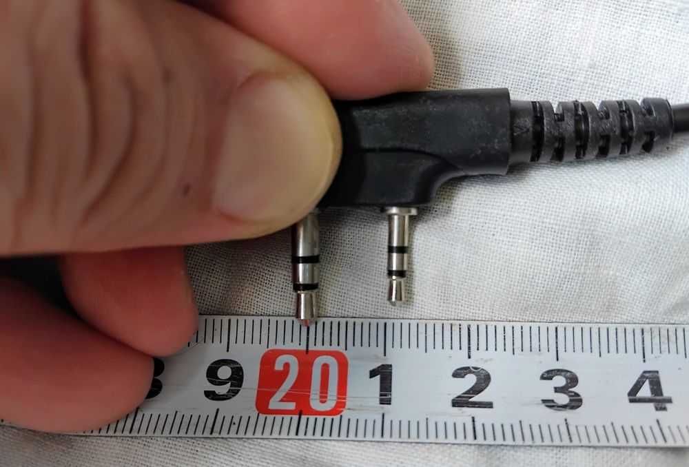 Гарнитура для раций Baofeng выносная (плечевая)