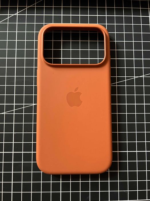 Silikonowe etui z MagSafe do iPhone’a 17 Pro – terakota