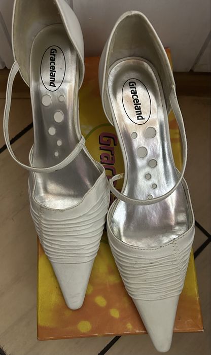 Buty damskie ślubne na obcasie