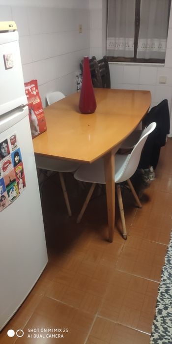 Mesa em Pinho usada