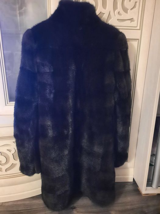 Продам норкову шубу