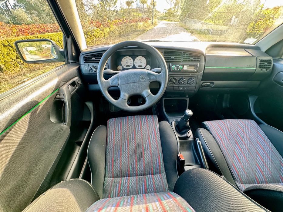 VW Golf 3 GT TDI (3 portas 5 lugares Airbag ABS Vidros e espelhos elétricos…)