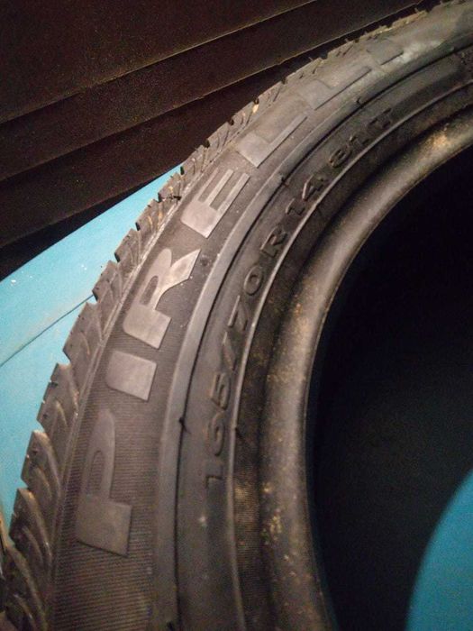 резина  Pirelli  на 14 в хорошем состоянии летняя и зимняя