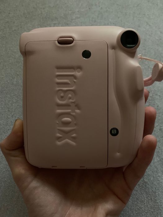 Różowy Instax mini 11