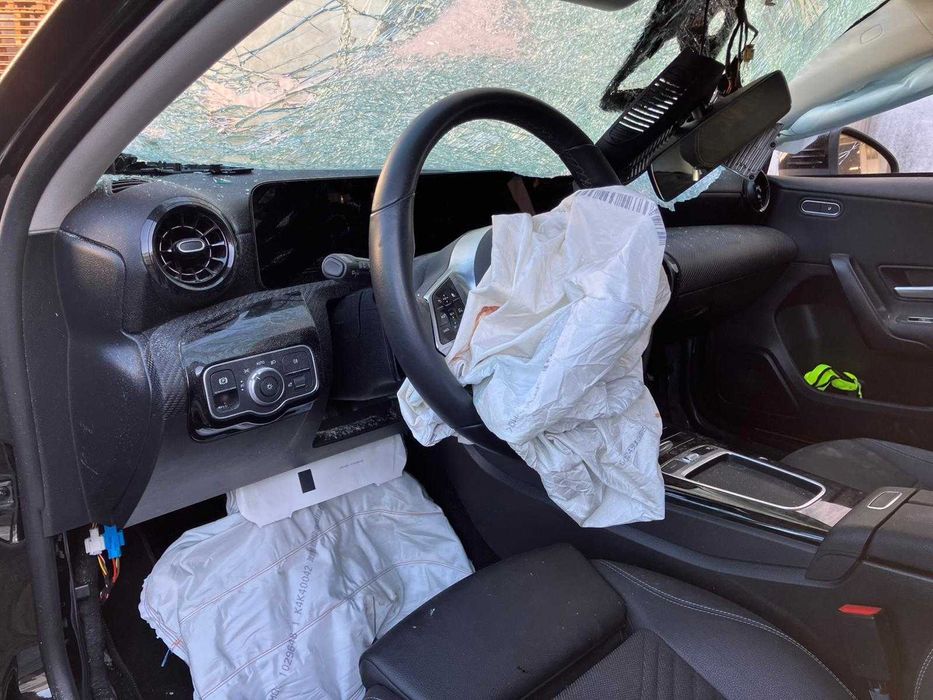 Salvado Mercedes A 250e | 218cv | 43.798 Km | 2024