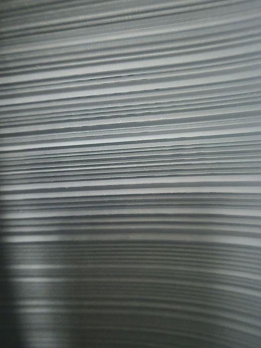 Tapeta w prążki czarna