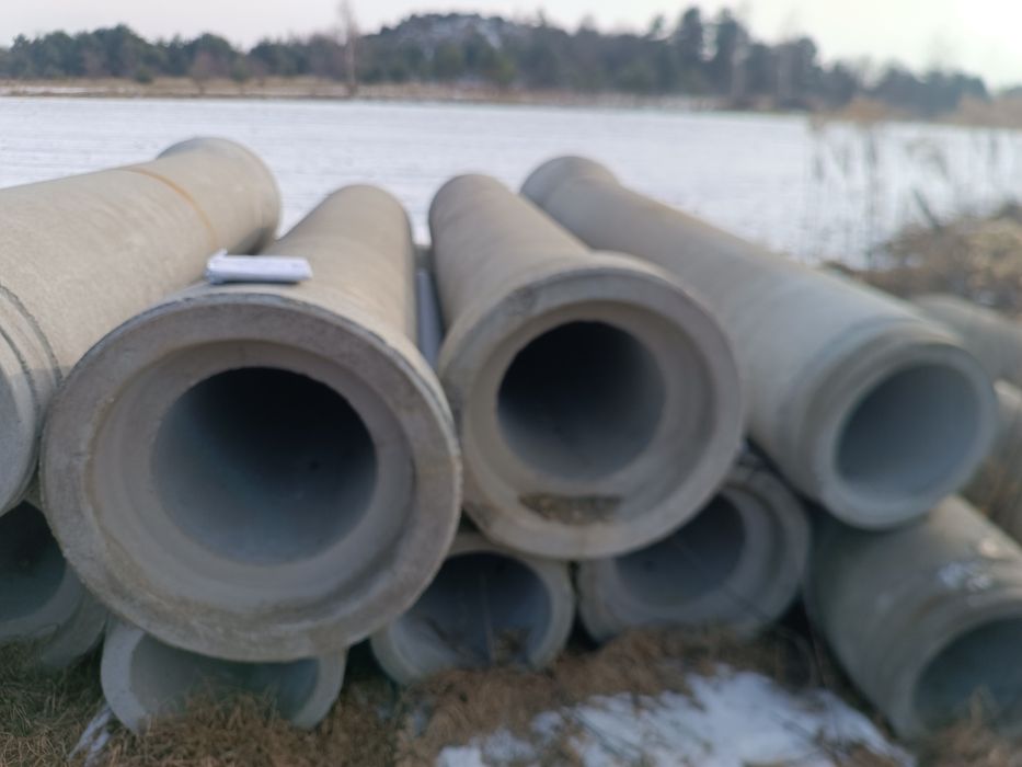 Rury betonowe na mostkis ¢40 cm