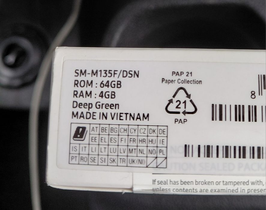 Смартфон Samsung Galaxy M13