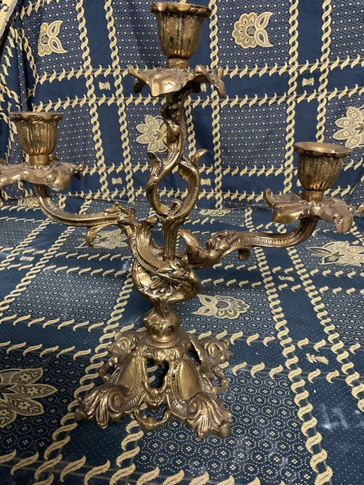 Candelabro em latão 3 lumes 29 cm.   Anúncios abaixo