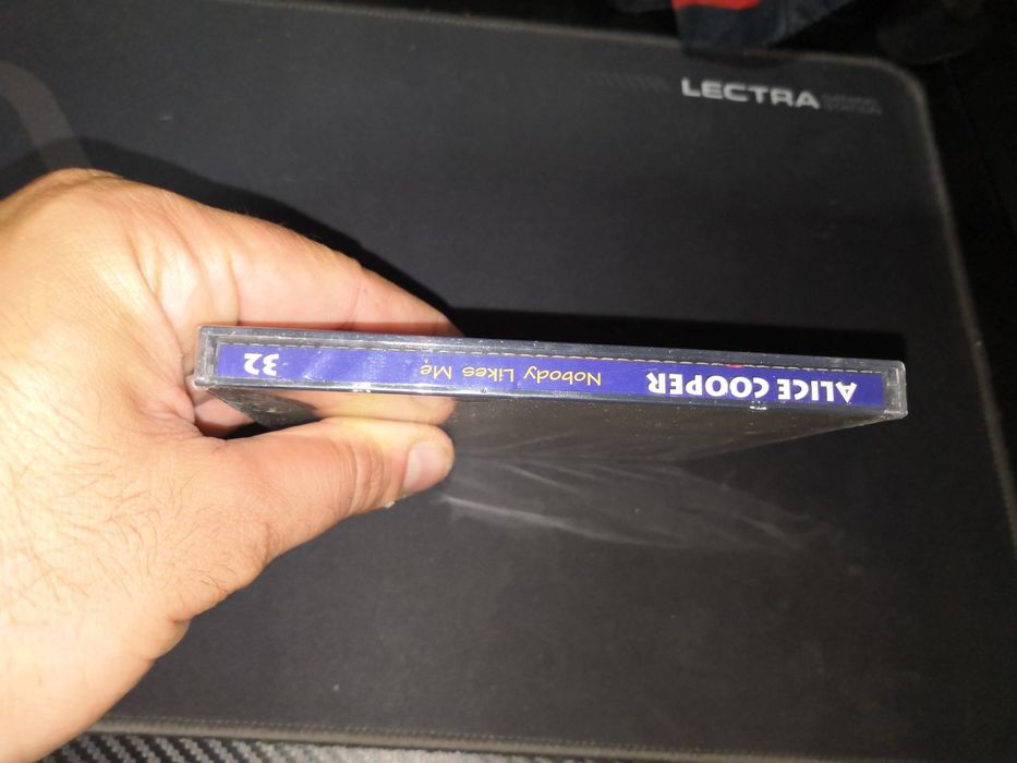 Alice Cooper body likes me_selado