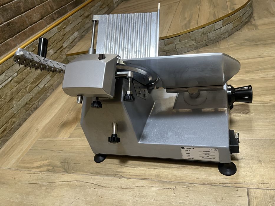 Професійний слайсер HKN-HM220 HURAKAN