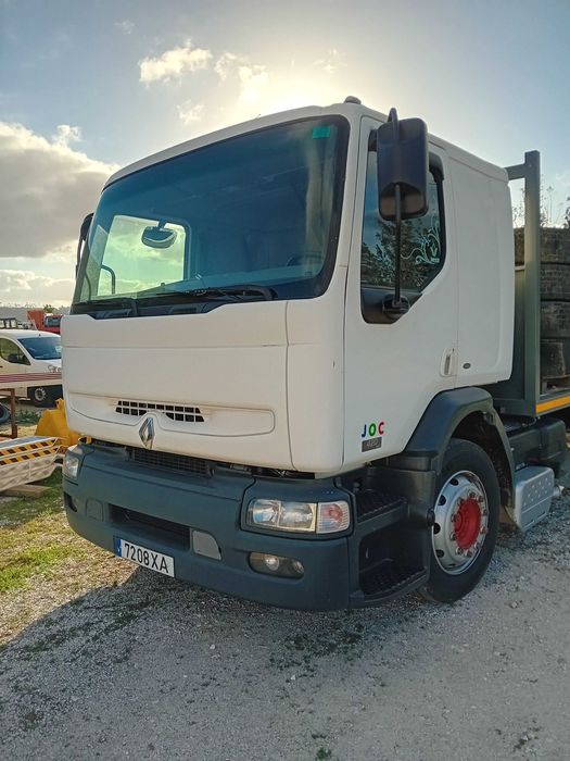 Venda de camião Renault porta máquinas