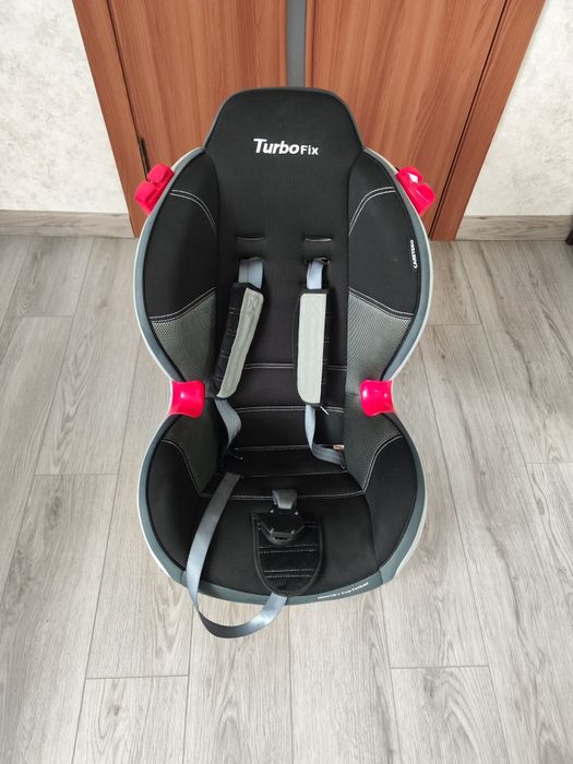 Автокрісло Turbofix caretero.
