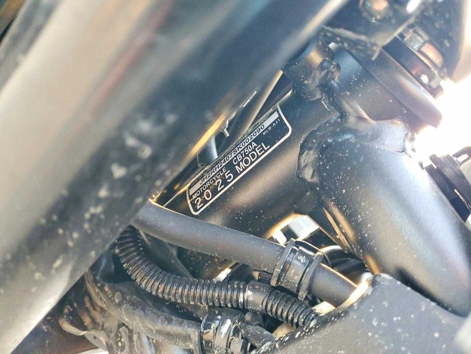 Honda CB750 A 2025